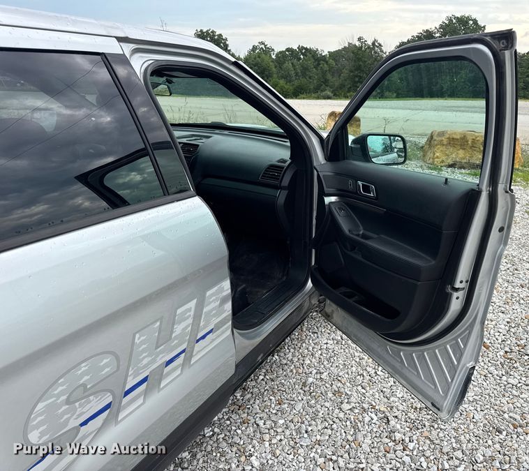 image for item DW3467 2017 Ford Explorer Police Interceptor SUV