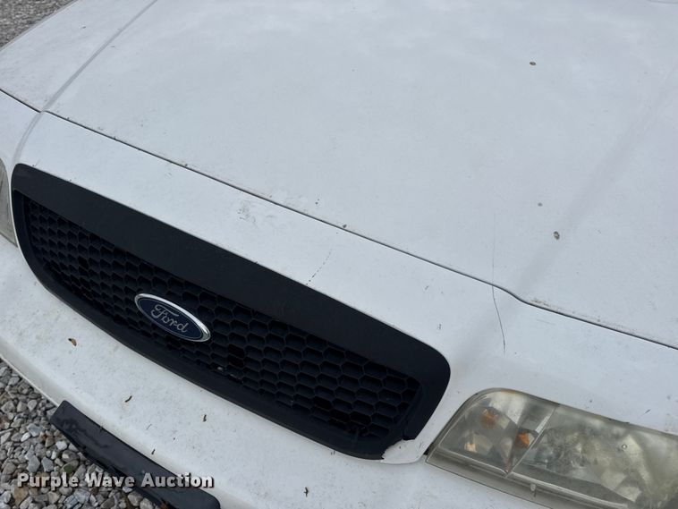 image for item DW3469 2007 Ford Crown Victoria Police Interceptor 