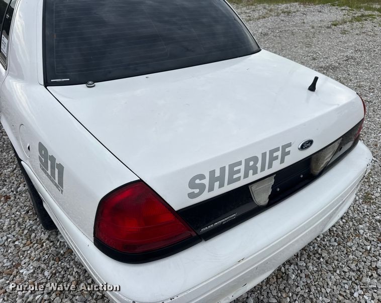 image for item DW3469 2007 Ford Crown Victoria Police Interceptor 