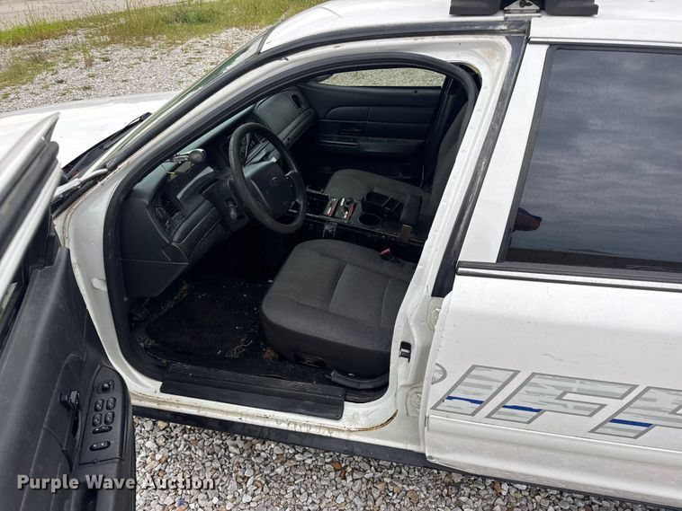 image for item DW3469 2007 Ford Crown Victoria Police Interceptor 