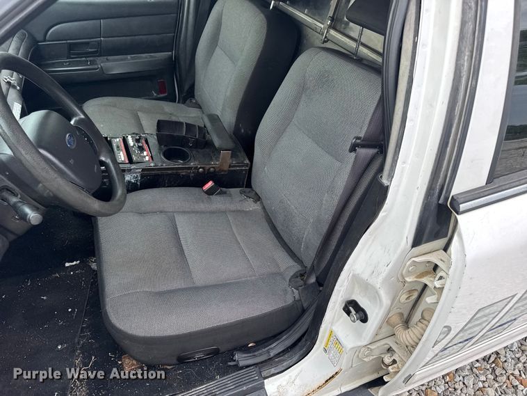 image for item DW3469 2007 Ford Crown Victoria Police Interceptor 