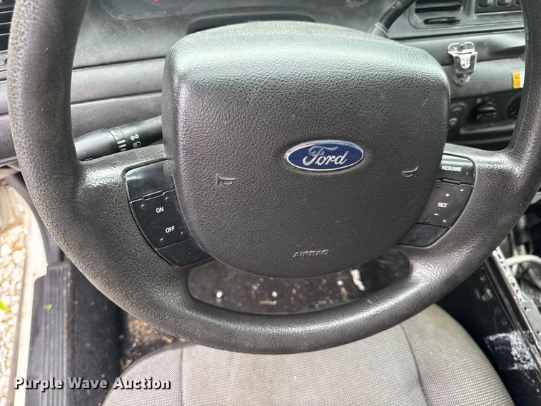 image for item DW3469 2007 Ford Crown Victoria Police Interceptor 