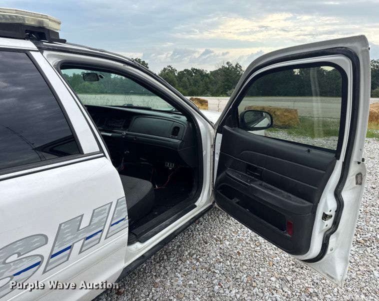 image for item DW3469 2007 Ford Crown Victoria Police Interceptor 