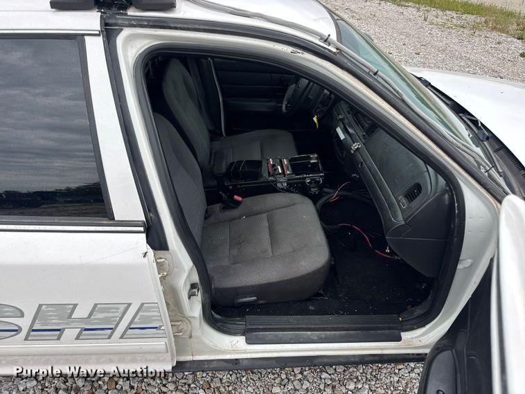 image for item DW3469 2007 Ford Crown Victoria Police Interceptor 