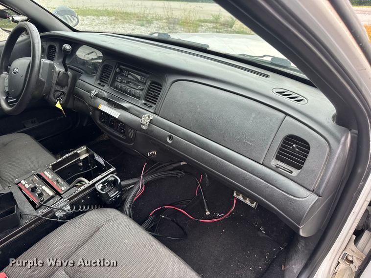 image for item DW3469 2007 Ford Crown Victoria Police Interceptor 