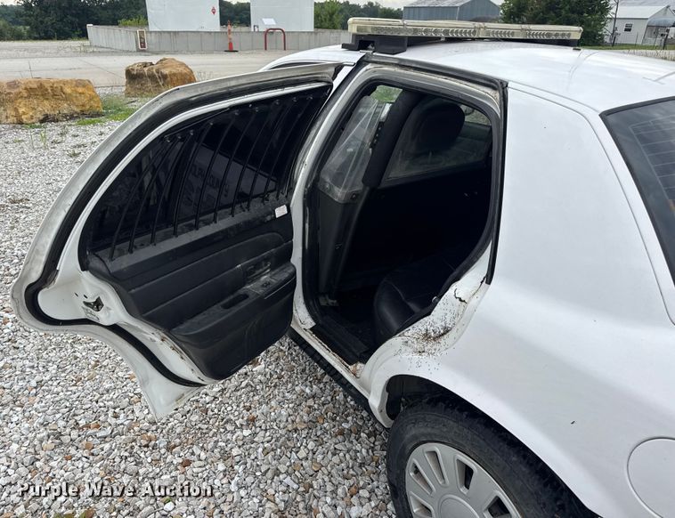 image for item DW3469 2007 Ford Crown Victoria Police Interceptor 