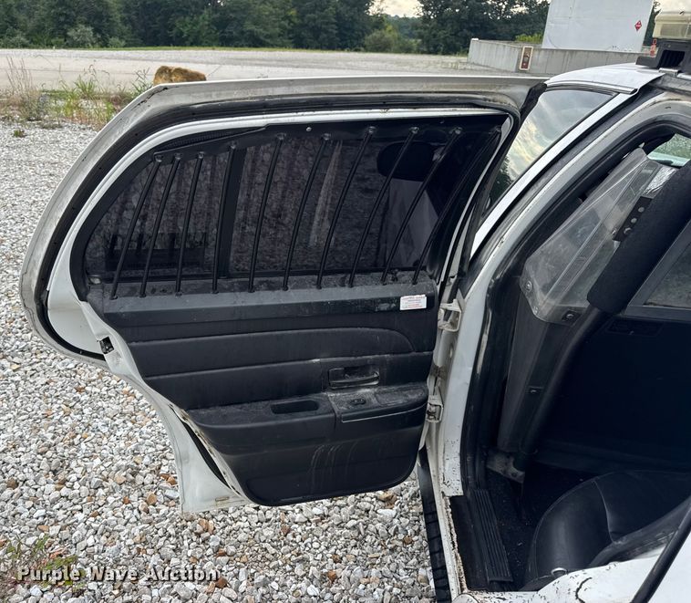 image for item DW3469 2007 Ford Crown Victoria Police Interceptor 