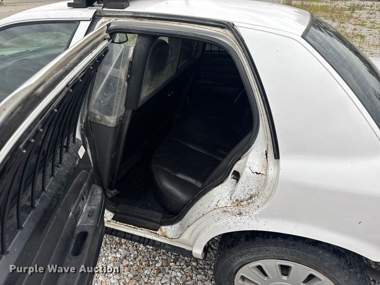 image for item DW3469 2007 Ford Crown Victoria Police Interceptor 