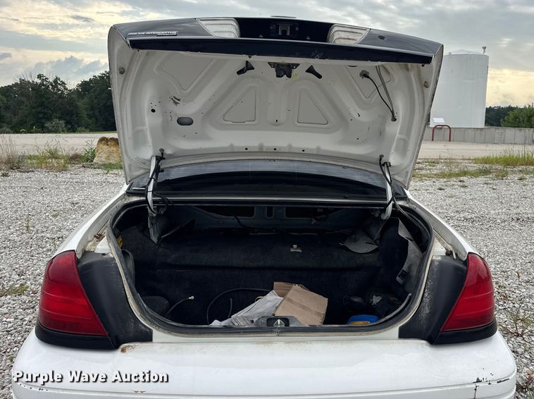 image for item DW3469 2007 Ford Crown Victoria Police Interceptor 