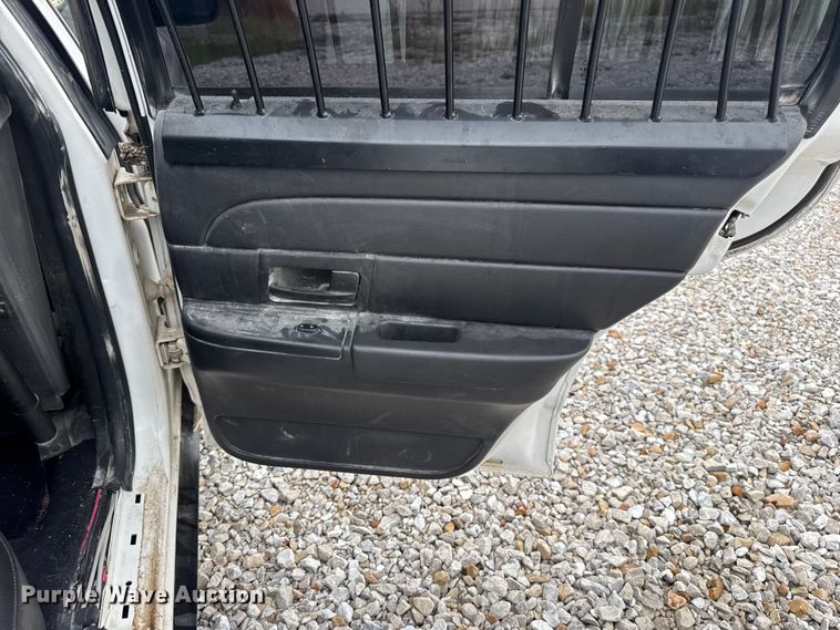 image for item DW3469 2007 Ford Crown Victoria Police Interceptor 