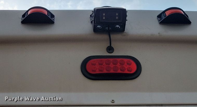 image for item DX7258 2010 Ford F650 shuttle bus