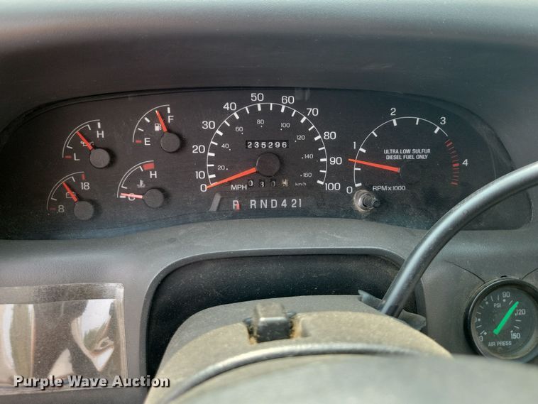 image for item DX7258 2010 Ford F650 shuttle bus