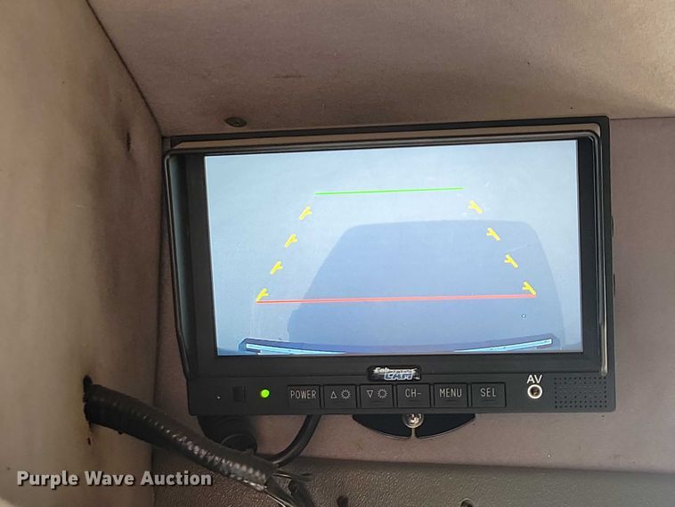 image for item DX7258 2010 Ford F650 shuttle bus