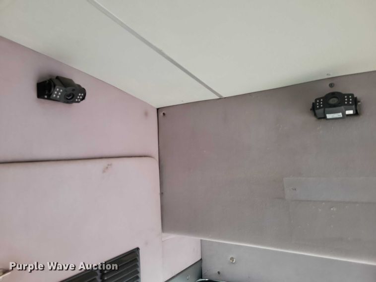 image for item DX7258 2010 Ford F650 shuttle bus