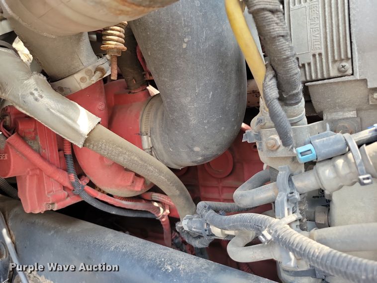 image for item DX7258 2010 Ford F650 shuttle bus