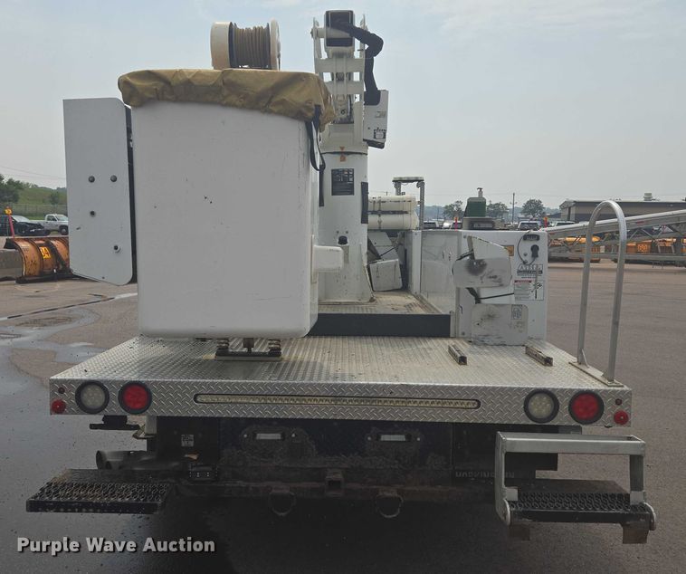 image for item DX7260 2015 Ford F550 bucket truck