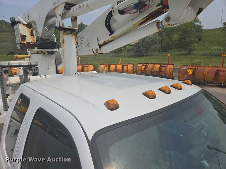 image for item DX7260 2015 Ford F550 bucket truck
