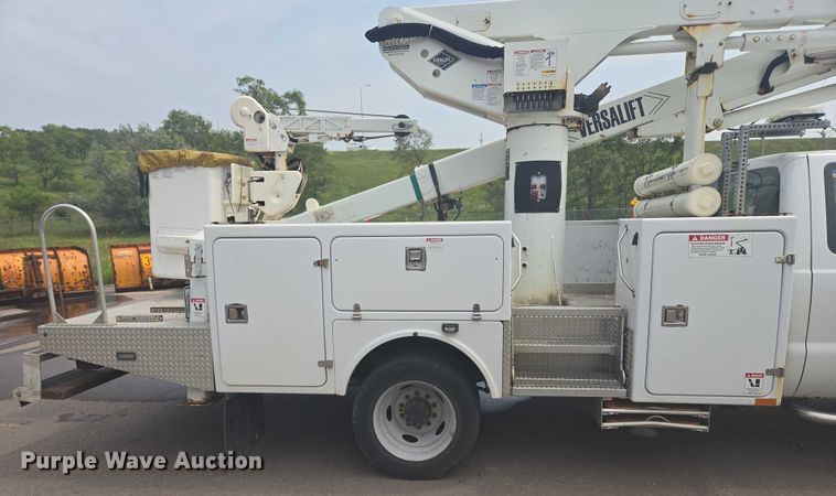 image for item DX7260 2015 Ford F550 bucket truck