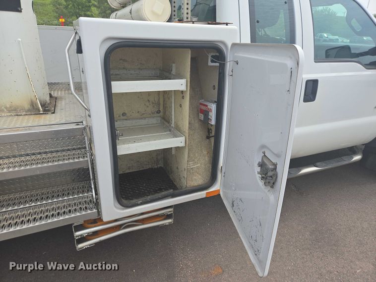 image for item DX7260 2015 Ford F550 bucket truck