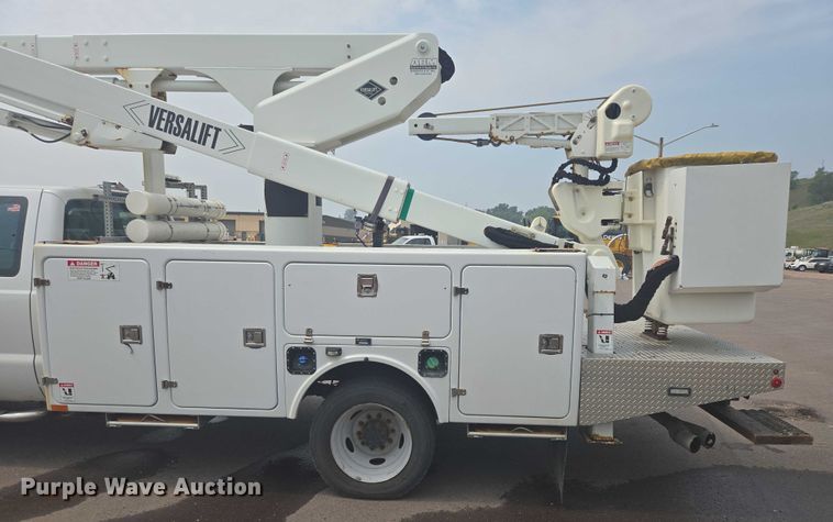 image for item DX7260 2015 Ford F550 bucket truck