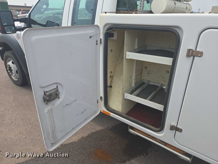 image for item DX7260 2015 Ford F550 bucket truck