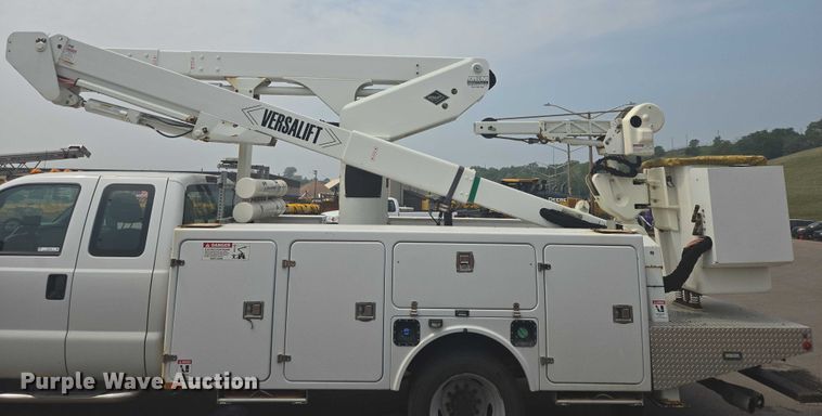 image for item DX7260 2015 Ford F550 bucket truck