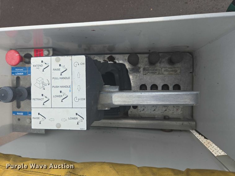 image for item DX7260 2015 Ford F550 bucket truck