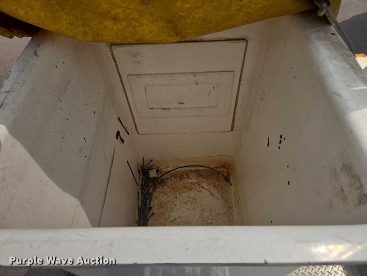 image for item DX7260 2015 Ford F550 bucket truck