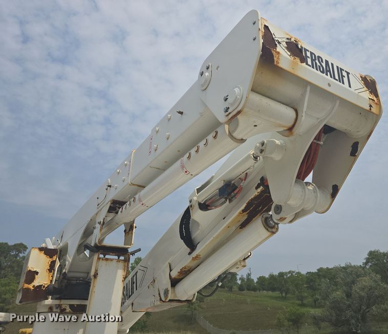 image for item DX7260 2015 Ford F550 bucket truck