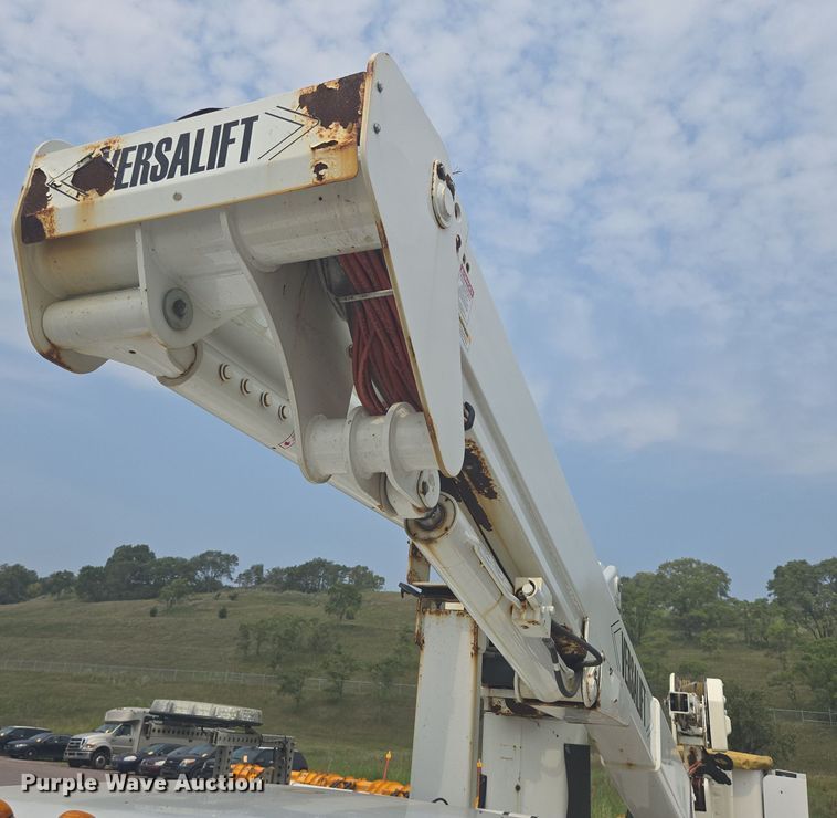 image for item DX7260 2015 Ford F550 bucket truck