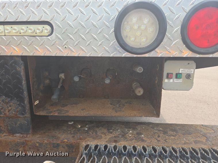 image for item DX7260 2015 Ford F550 bucket truck