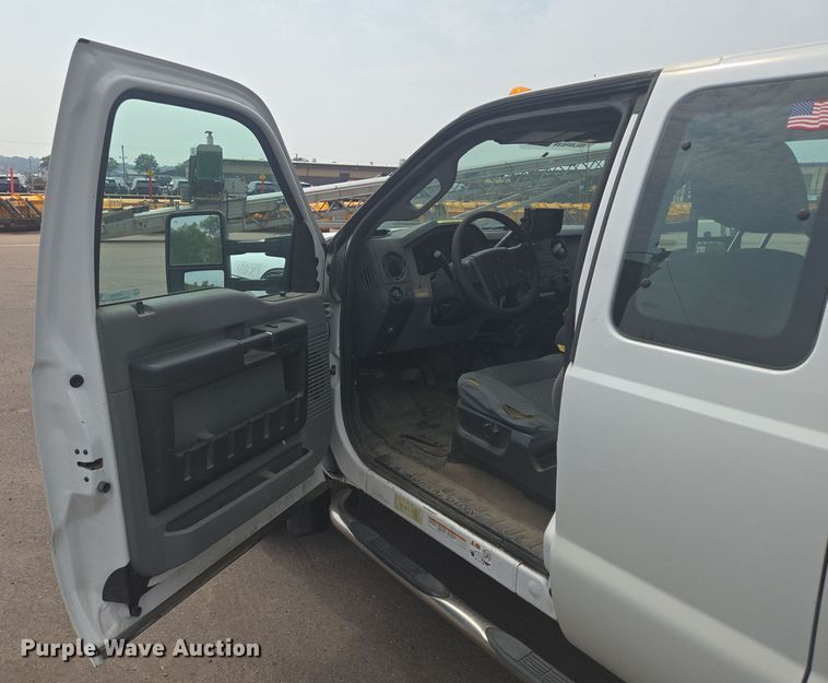 image for item DX7260 2015 Ford F550 bucket truck