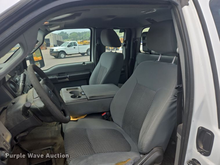 image for item DX7260 2015 Ford F550 bucket truck