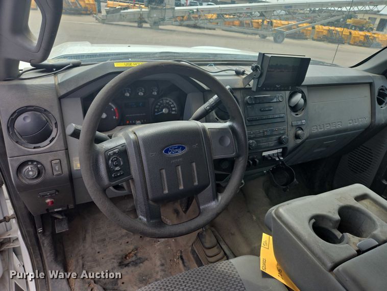 image for item DX7260 2015 Ford F550 bucket truck