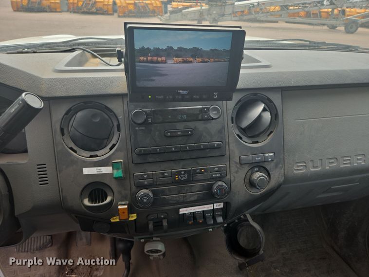 image for item DX7260 2015 Ford F550 bucket truck