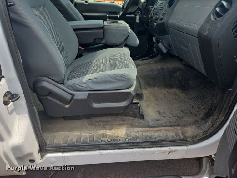 image for item DX7260 2015 Ford F550 bucket truck