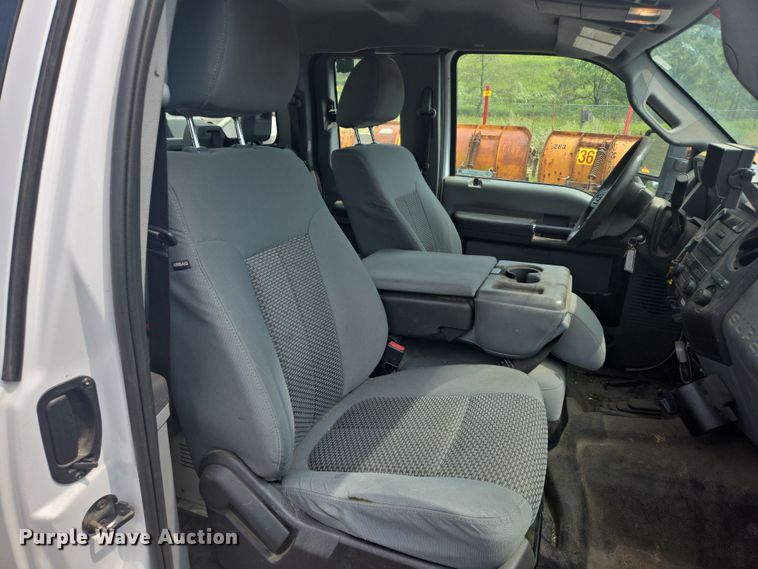 image for item DX7260 2015 Ford F550 bucket truck