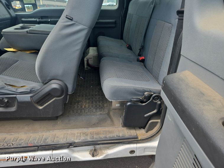 image for item DX7260 2015 Ford F550 bucket truck