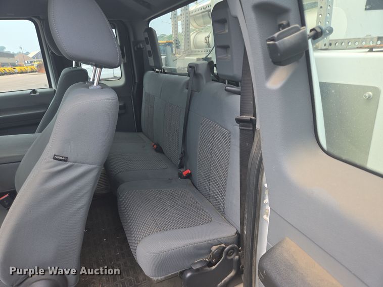 image for item DX7260 2015 Ford F550 bucket truck