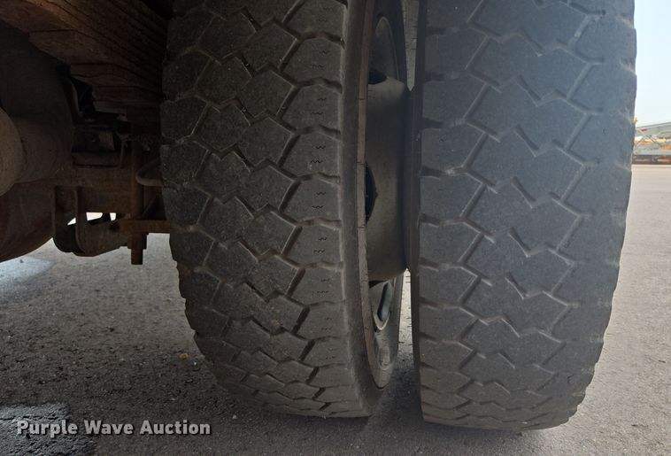 image for item DX7260 2015 Ford F550 bucket truck