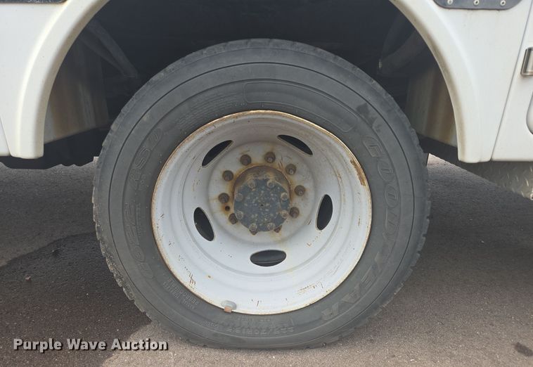 image for item DX7260 2015 Ford F550 bucket truck