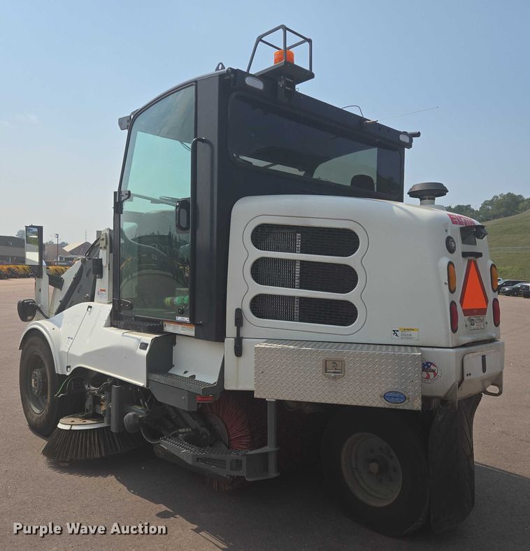 image for item DX7264 2013 Elgin Pelican Series NP street sweeper