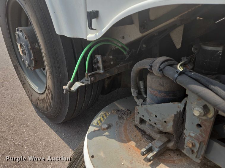 image for item DX7264 2013 Elgin Pelican Series NP street sweeper