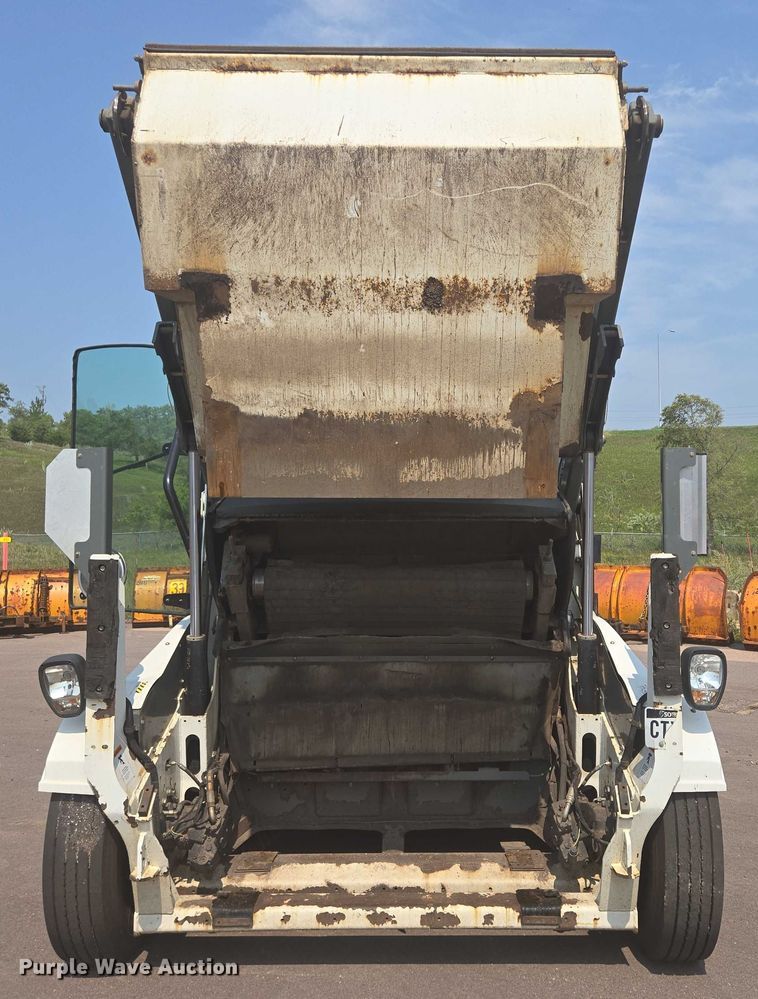 image for item DX7264 2013 Elgin Pelican Series NP street sweeper