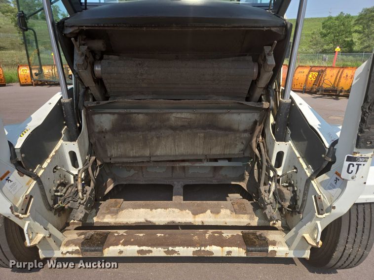 image for item DX7264 2013 Elgin Pelican Series NP street sweeper