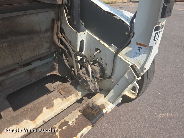 image for item DX7264 2013 Elgin Pelican Series NP street sweeper