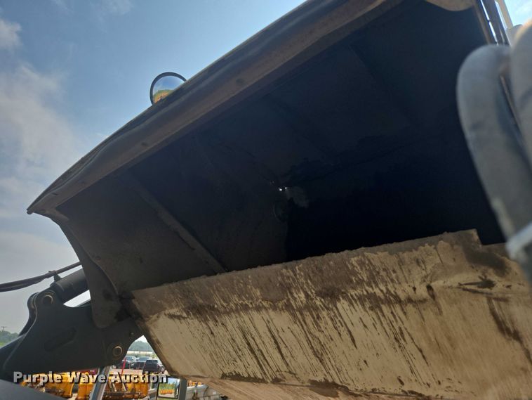 image for item DX7264 2013 Elgin Pelican Series NP street sweeper