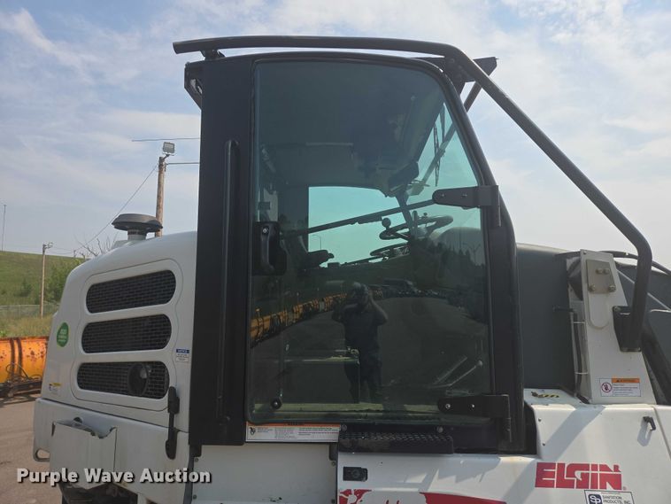 image for item DX7264 2013 Elgin Pelican Series NP street sweeper