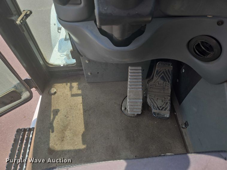 image for item DX7264 2013 Elgin Pelican Series NP street sweeper