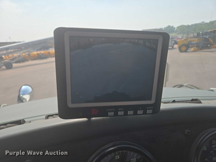 image for item DX7264 2013 Elgin Pelican Series NP street sweeper